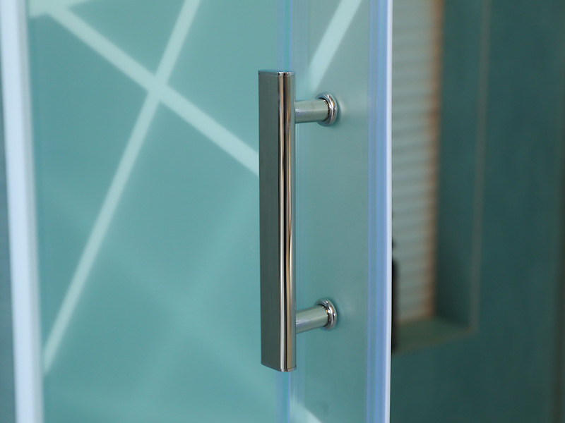 SQ 슬라이딩 샤워 인클로저, 인쇄가 있는 매트 강화 유리, 흰색 알루미늄 프로파일, 이중 구멍 핸들, 트레이 포함 SQ 슬라이딩 샤워 인클로저, 인쇄가 있는 매트 강화 유리, 흰색 알루미늄 프로파일, 이중 구멍 핸들, 트레이 포함