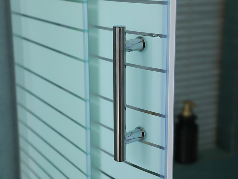 SE 슬라이딩 샤워 인클로저, 인쇄 기능이 있는 투명 강화 유리, 크롬 알루미늄 프로파일, 이중 구멍 손잡이, 트레이 포함 SE 슬라이딩 샤워 인클로저, 인쇄 기능이 있는 투명 강화 유리, 크롬 알루미늄 프로파일, 이중 구멍 손잡이, 트레이 포함