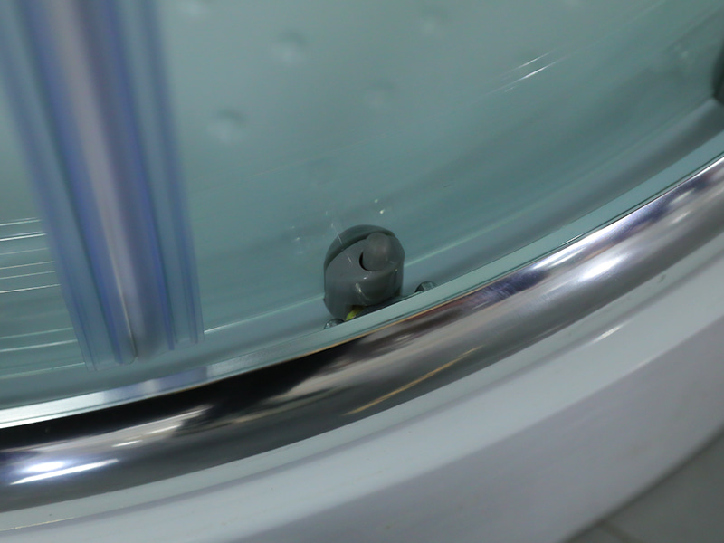 SE 슬라이딩 샤워 인클로저, 인쇄 기능이 있는 투명 강화 유리, 크롬 알루미늄 프로파일, 이중 구멍 손잡이, 트레이 포함 SE 슬라이딩 샤워 인클로저, 인쇄 기능이 있는 투명 강화 유리, 크롬 알루미늄 프로파일, 이중 구멍 손잡이, 트레이 포함