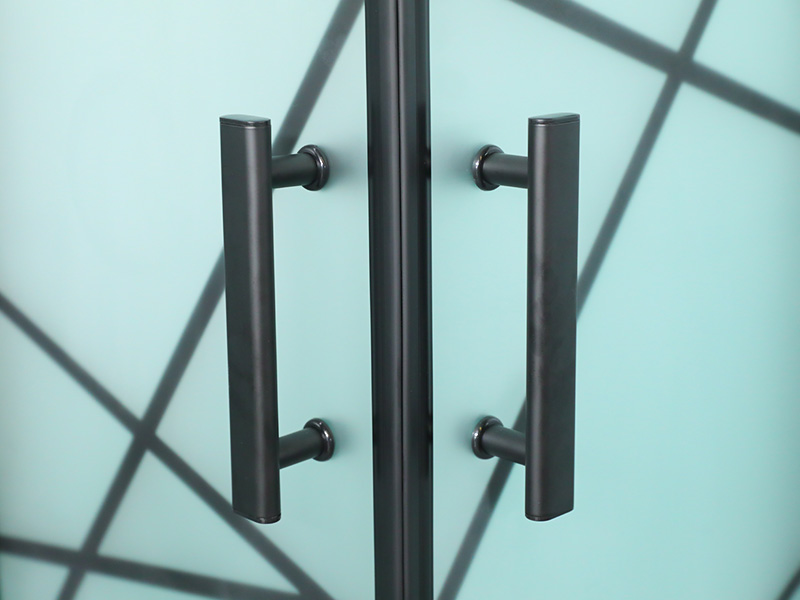 SQ 슬라이딩 샤워 인클로저, 인쇄가 있는 무광택 강화 유리, 검정색 알루미늄 프로파일, 이중 구멍 손잡이, 트레이 포함 SQ 슬라이딩 샤워 인클로저, 인쇄가 있는 무광택 강화 유리, 검정색 알루미늄 프로파일, 이중 구멍 손잡이, 트레이 포함