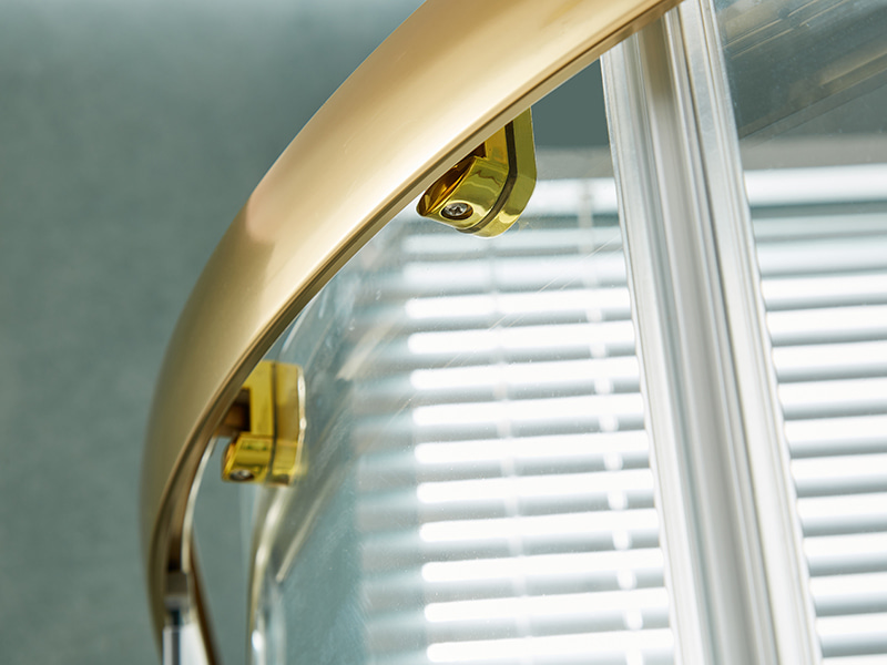 SE 슬라이딩 샤워 인클로저, 투명 강화 유리, 골드 알루미늄 프로파일, 이중 구멍 손잡이, 트레이 없음 SE 슬라이딩 샤워 인클로저, 투명 강화 유리, 골드 알루미늄 프로파일, 이중 구멍 손잡이, 트레이 없음